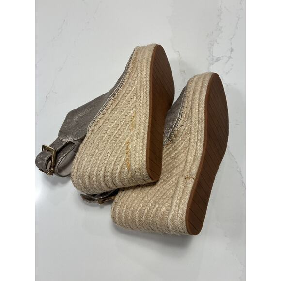 Kenneth Cole Espadrille Wedge Sandals, Size 9.5 Gold/ Gold Buckle - Picture 3 of 4